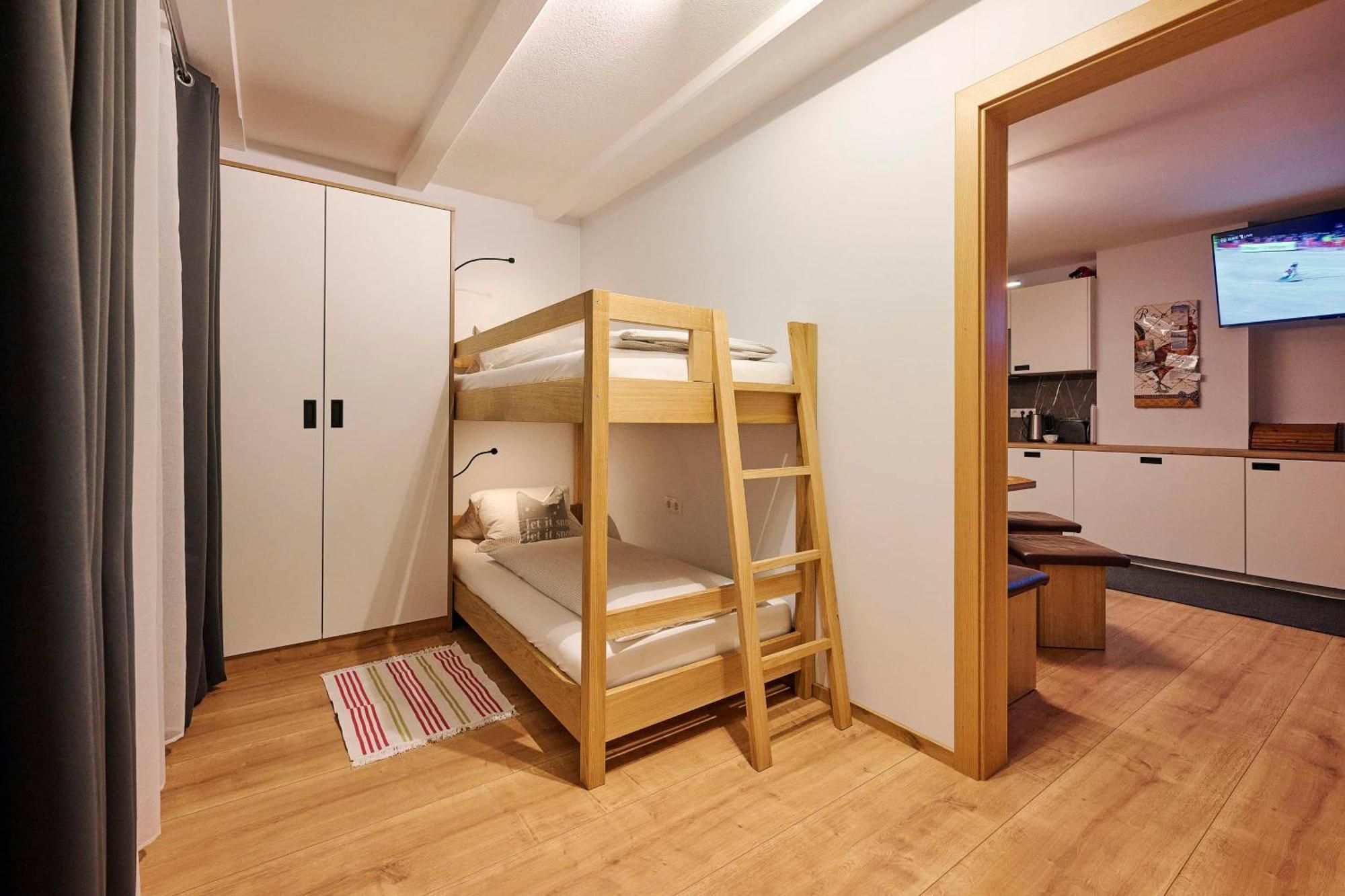 Haus Flexen Rooms & Apartments 施图本阿尔贝格 外观 照片